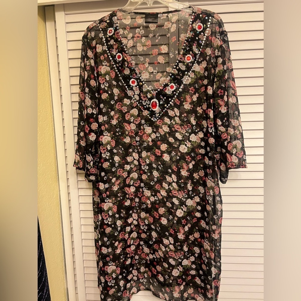 Kathmandu To You Black V-neck Sheer Floral Swimsuit Cover Up Women’s Sz S/M
